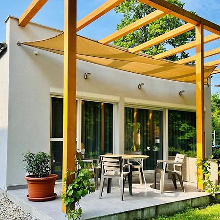 Aranygesztenye Apartmanhaz Балатонудвари Экстерьер фото